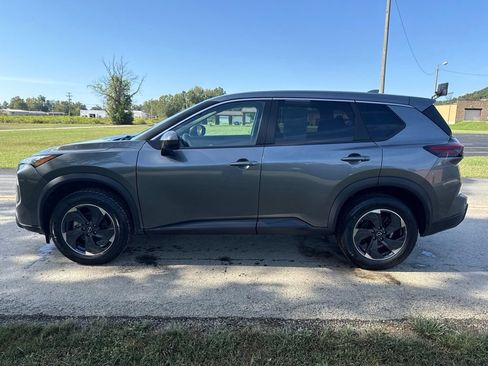 Used 2024 Nissan Rogue SV FWD image 4