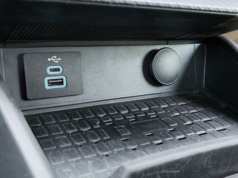 Used 2024 Ford Mustang Premium image 17