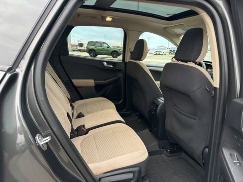 Certified 2020 Ford Escape SE image 17