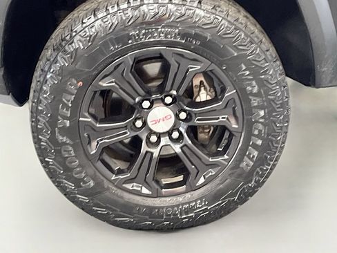 Used 2024 GMC Canyon Elevation w/ Convenience Package AWD/4WD image 32