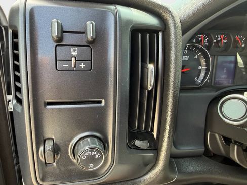 Used 2019 Chevrolet Silverado 2500 W/T AWD/4WD image 13
