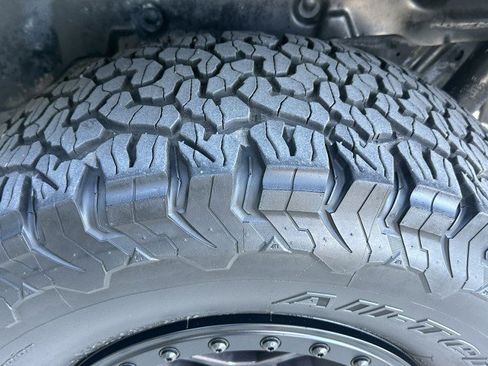 Used 2021 Jeep Wrangler Unlimited Rubicon w/ Xtreme Recon 35" Tire Package image 25