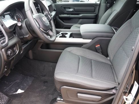 New 2026 RAM 1500 Express AWD/4WD image 4