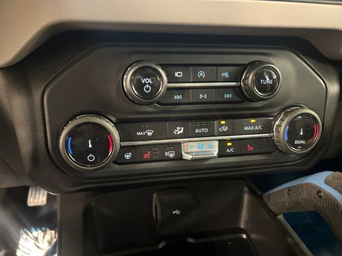 Used 2022 Ford Bronco Wildtrak AWD/4WD image 17