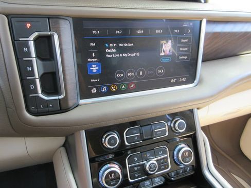 Used 2021 GMC Yukon Denali w/ Denali Ultimate Package AWD/4WD image 36