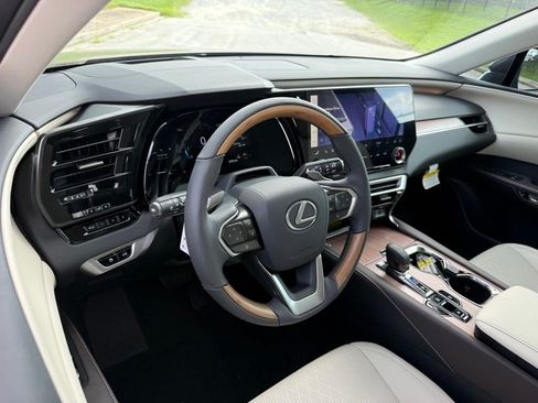 New 2026 Lexus RX 350 FWD image 3