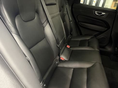 Used 2023 Volvo XC60 B5 Core w/ Climate Package AWD/4WD image 27