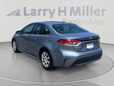 Used 2024 Toyota Corolla LE FWD image 3