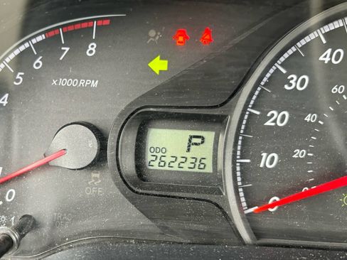 Used 2012 Toyota Sienna LE image 16