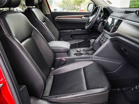 Used 2021 Volkswagen Atlas SE w/ Towing Package image 18