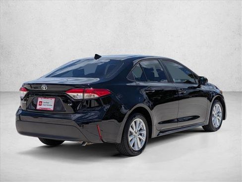 Used 2023 Toyota Corolla LE w/ LE Convenience Package FWD image 5