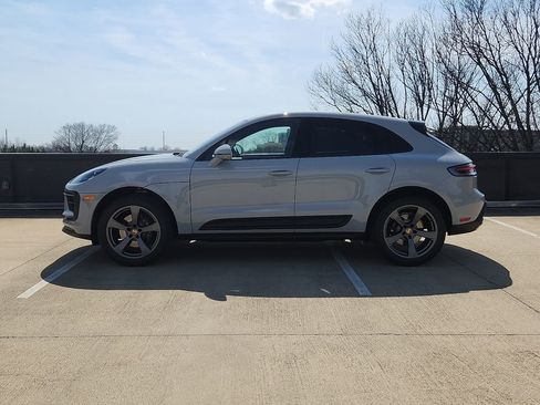 New 2026 Porsche Macan image 2