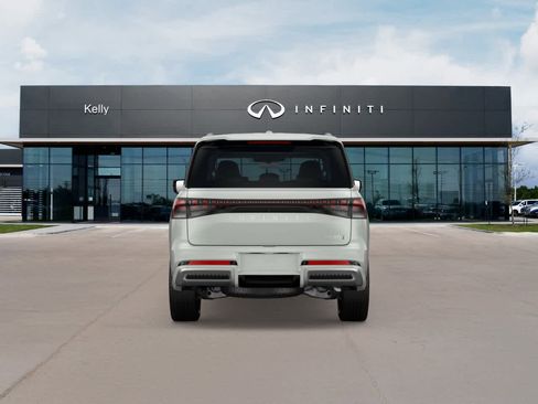 New 2026 INFINITI QX80 Luxe image 2