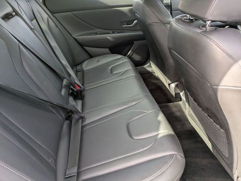 Used 2025 Hyundai Elantra Limited FWD image 27