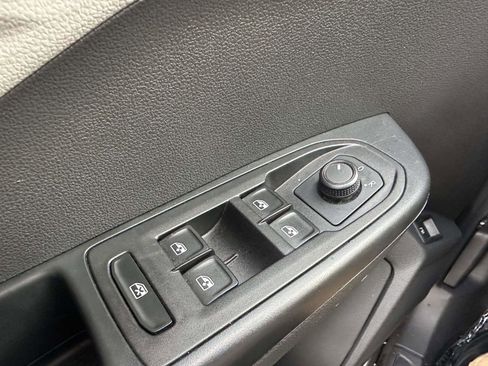 Used 2024 Volkswagen Taos S image 32