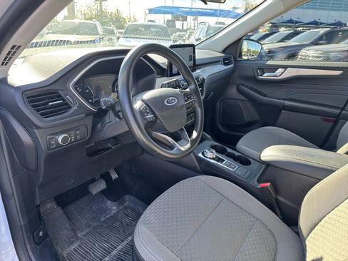 Used 2021 Ford Escape SE image 23