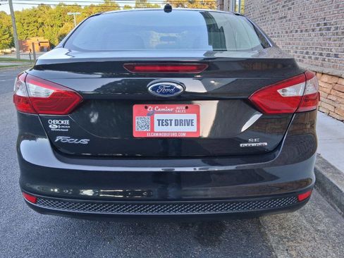 Used 2014 Ford Focus SE FWD image 4