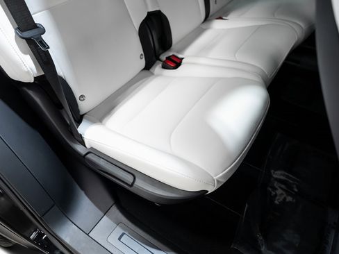 Used 2021 Tesla Model X Performance image 35