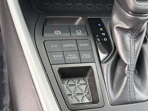 Used 2025 Toyota RAV4 XLE w/ Convenience Package AWD/4WD image 34