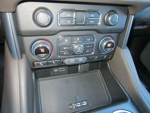 Used 2021 Chevrolet Tahoe LT image 29