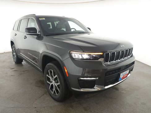New 2025 Jeep Grand Cherokee L Limited w/ Luxury Tech Group II image 3