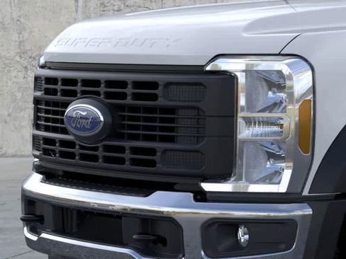 New 2026 Ford F450 XL w/ XL Chrome Package image 17
