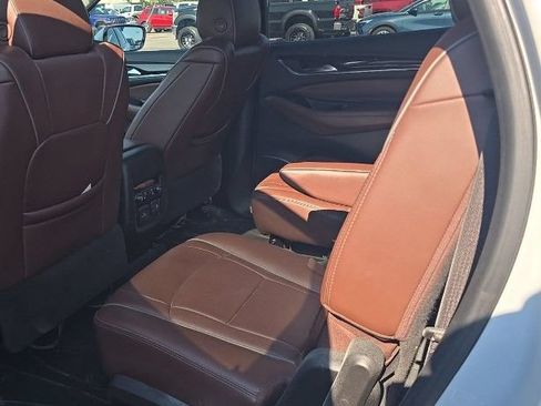 Used 2021 Buick Enclave Avenir w/ Avenir Technology Package FWD image 5