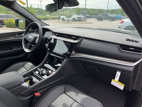 New 2026 Jeep Grand Cherokee L Limited AWD/4WD image 30
