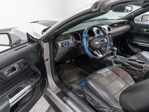Used 2019 Ford Mustang Premium RWD image 15