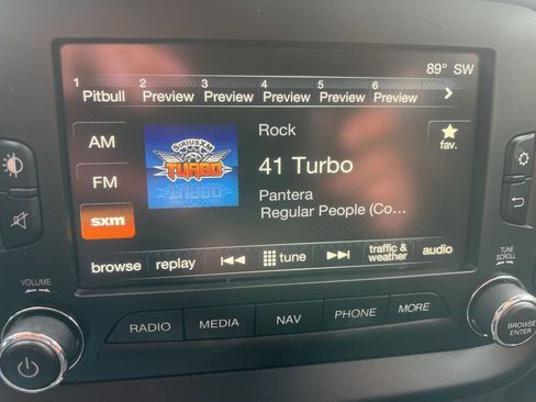 Used 2015 Jeep Renegade Latitude AWD/4WD image 19