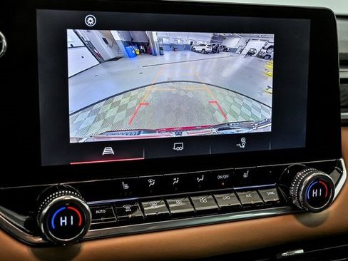 Used 2024 GMC Canyon AT4 image 18