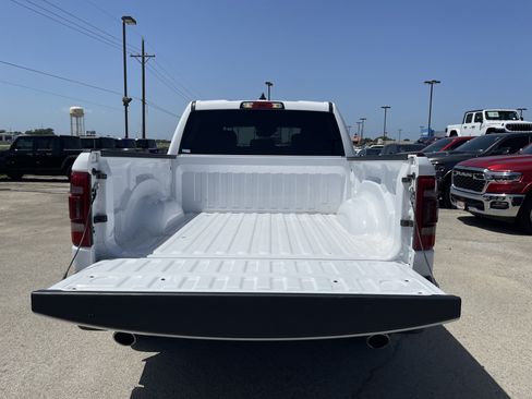 Used 2024 RAM 1500 Laramie AWD/4WD image 14