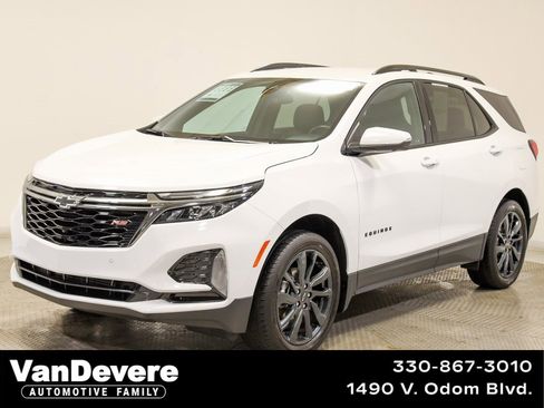 Used 2023 Chevrolet Equinox RS image 1