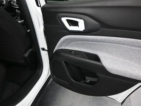 Used 2025 Jeep Compass Sport w/ Mopar Graphics Package AWD/4WD image 14