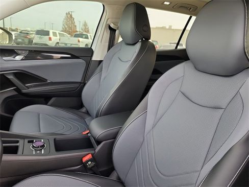 New 2026 Volkswagen Tiguan SE image 13