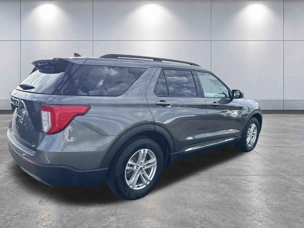 Used 2023 Ford Explorer XLT w/ Equipment Group 202A RWD image 5