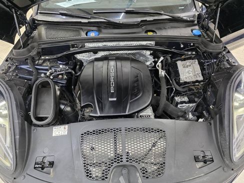 Used 2021 Porsche Macan AWD/4WD image 45