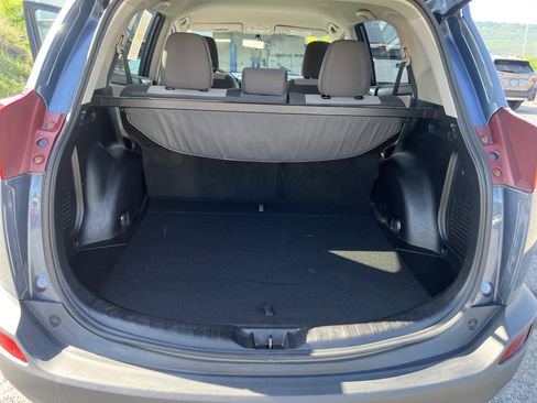 Used 2014 Toyota RAV4 LE AWD/4WD image 5