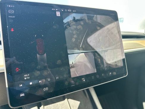 Used 2021 Tesla Model Y Long Range AWD/4WD image 17