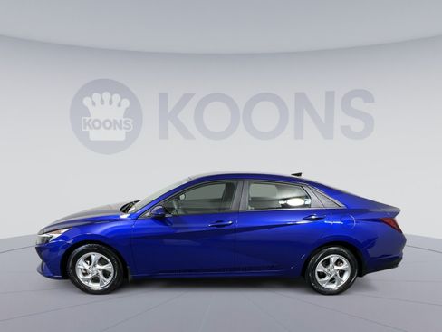 Used 2023 Hyundai Elantra SE FWD image 7