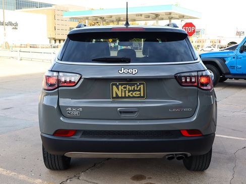 Used 2022 Jeep Compass Limited image 12