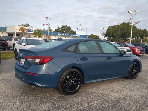 Used 2025 Honda Civic Sport image 4