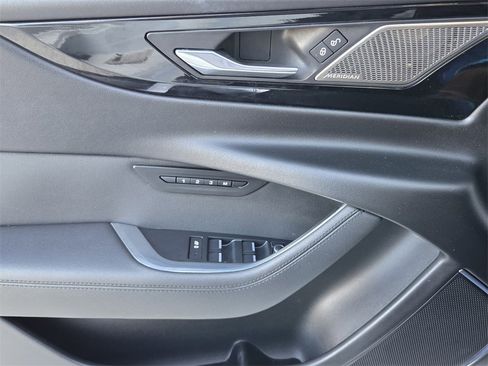 Used 2020 Jaguar XE S image 28