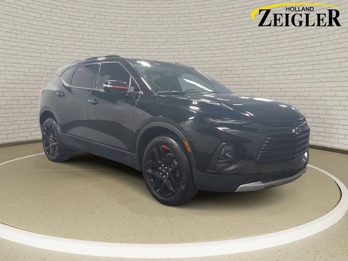 Used 2022 Chevrolet Blazer LT w/ Redline Edition AWD/4WD image 3
