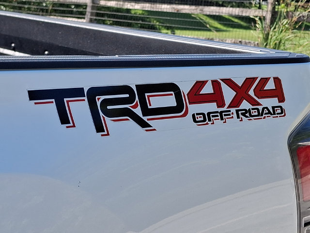 Certified 2022 Toyota Tacoma TRD Off-Road w/ Technology Package AWD/4WD image 30