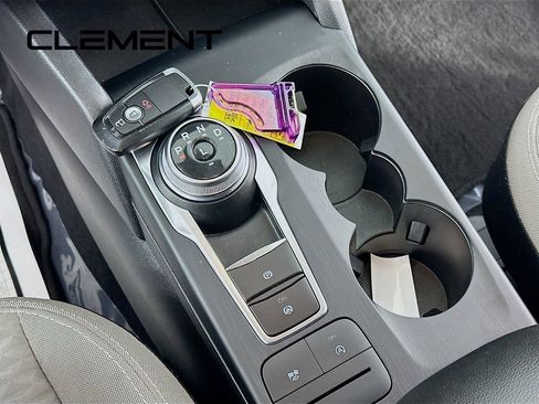 Used 2022 Ford Escape SE image 23