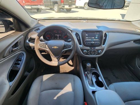 Used 2018 Chevrolet Malibu LS FWD image 12