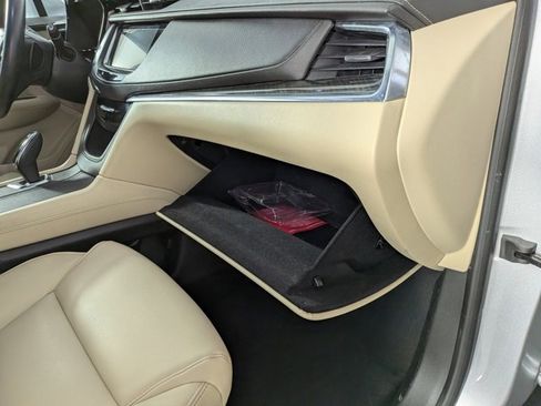 Used 2017 Cadillac XT5 FWD w/ LPO, Wheel Lock Package image 29