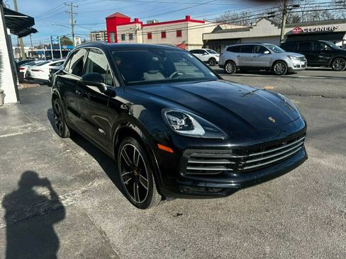 Used 2020 Porsche Cayenne w/ Premium Package image 7