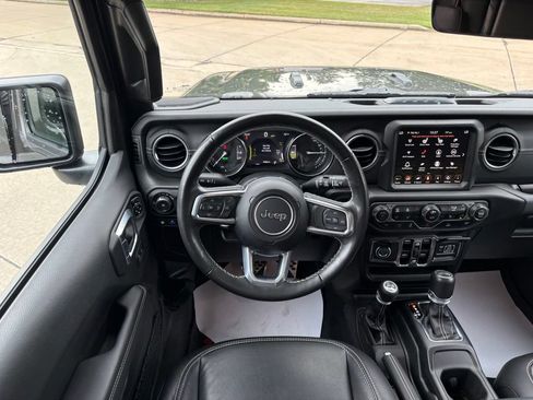 Used 2023 Jeep Wrangler Unlimited Sahara w/ Cold Weather Group AWD/4WD image 43